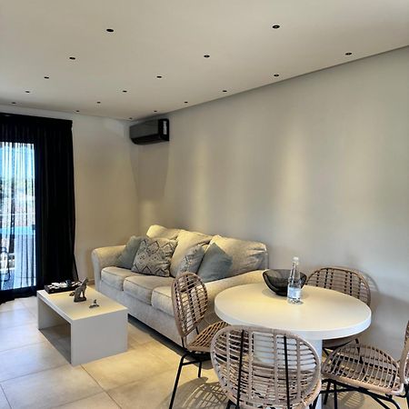 Lagonisi Luxury Appartment 2 By The Sea Buitenkant foto